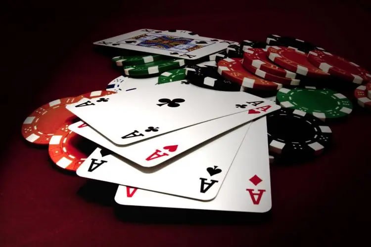 Filipino players in Manila and Cebu enjoying mobile casino and sports betting on okfun gcash